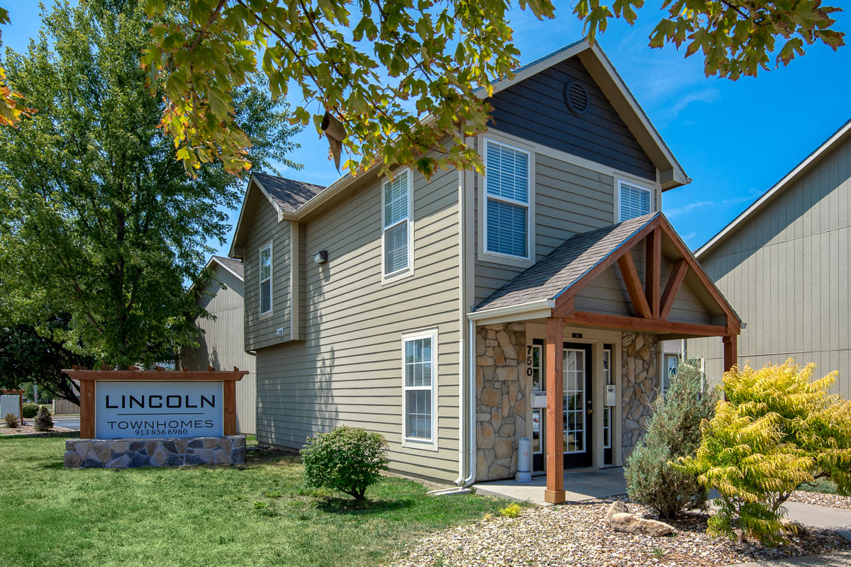 Lincoln Townhomes, 750 E Lincoln Lane, Gardner, KS RentCafe